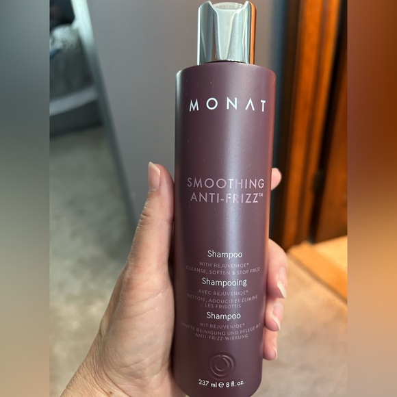 Monat Smoothing Anti Frizz Shampoo W Rejuvenique Size 8 fl oz 237 ml - Picture 1 of 2